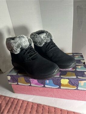 Women's Black Faux-Fur Cuff Ankle Booties